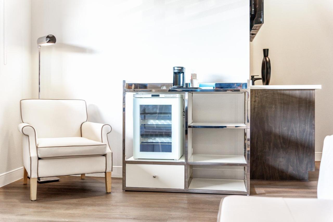 Aspire Inn Studios & Spas Bellflower Luaran gambar