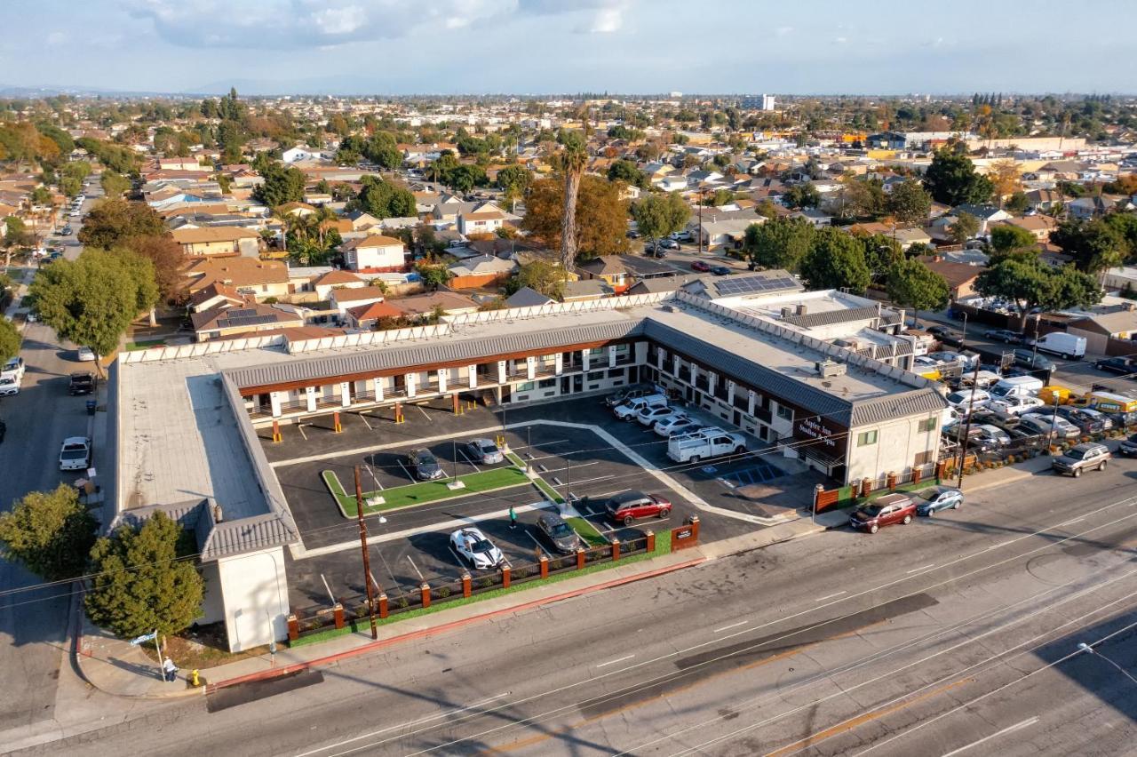 Aspire Inn Studios & Spas Bellflower Luaran gambar